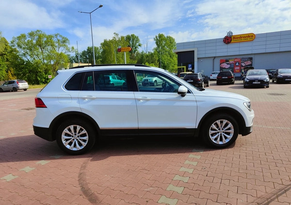 Volkswagen Tiguan cena 77500 przebieg: 220000, rok produkcji 2018 z Zabrze małe 154